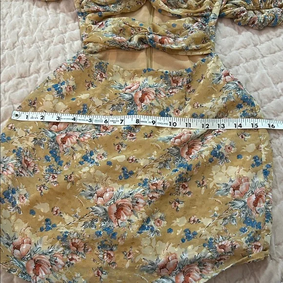 Sabo Keisha Floral Mini Dress Beige Peep Front Puff Sleeve Party SIZE XXS - Picture 7 of 10